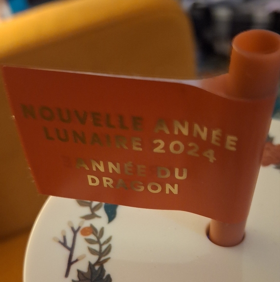 Limited Edition Starbuck cup. Year of the Dragon 2024 - Picture 4 of 5